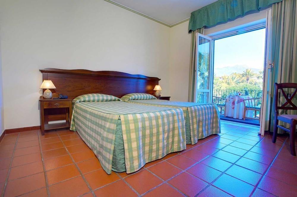 Orizzonte Acireale Hotel Exterior foto