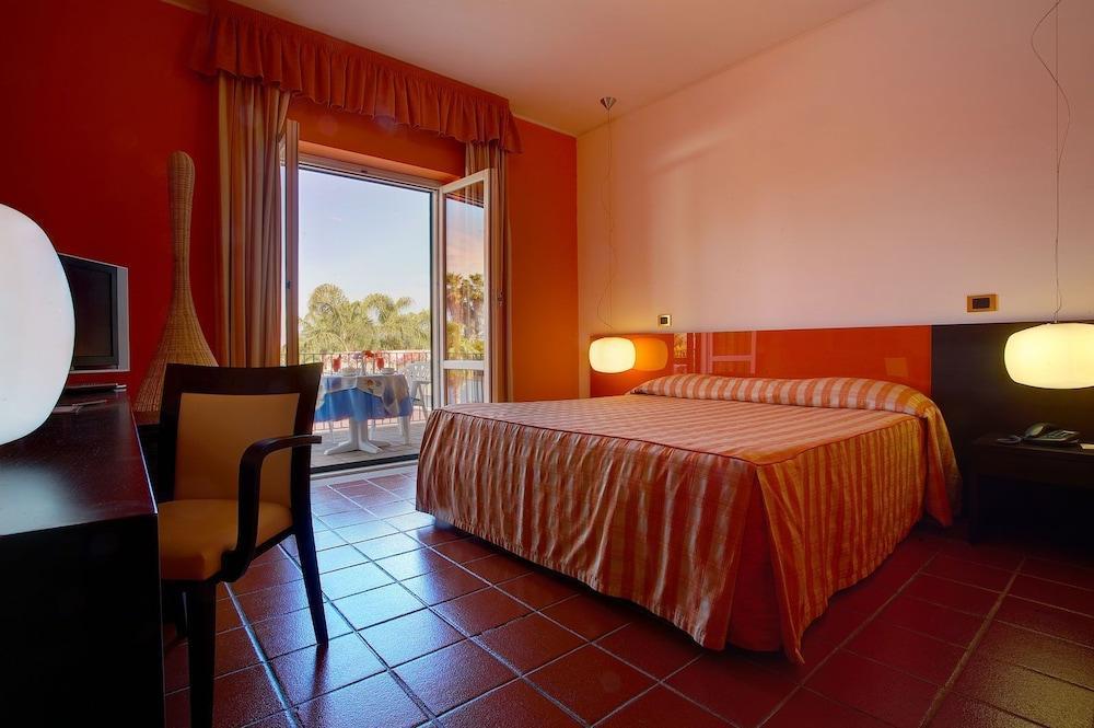 Orizzonte Acireale Hotel Exterior foto